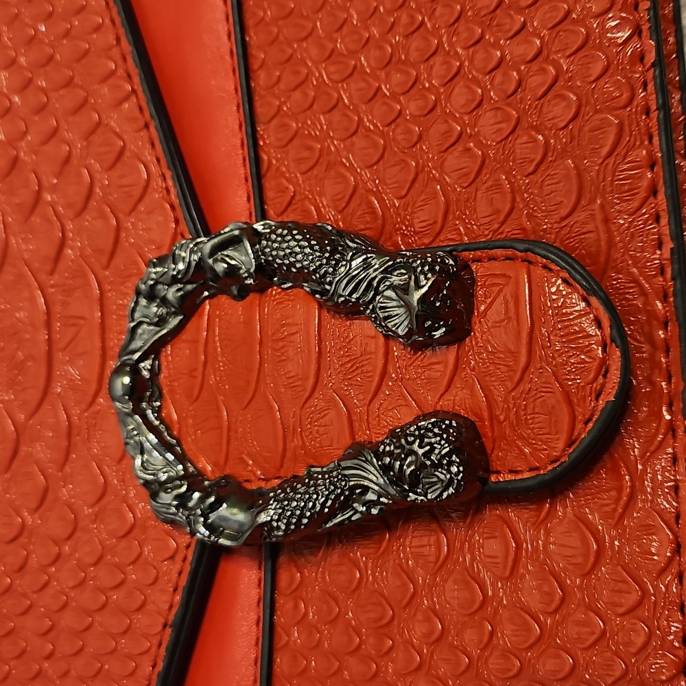 Red Snake Embossed‎ Chain Shoulder Bag Women's Fashion Clutch - Picture 2 of 15
